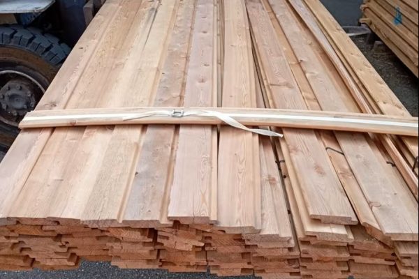 Paket sibirische Lärche Wechselfalz Schalung 19x96 mm, 4 m Länge, 83 Bretter