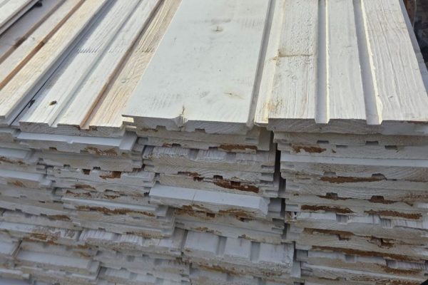 Nahaufnahme Sopo N1 Profilholz Rundprofil 14x121 mm, weiß imprägniert